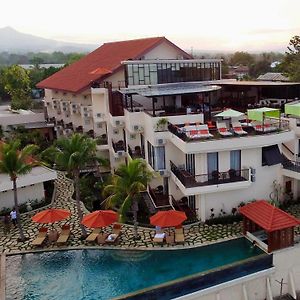 Capa Maumere Resort